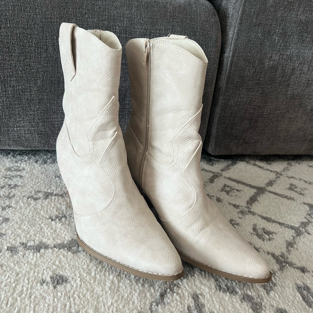 Matisse Cream Ankle Boots